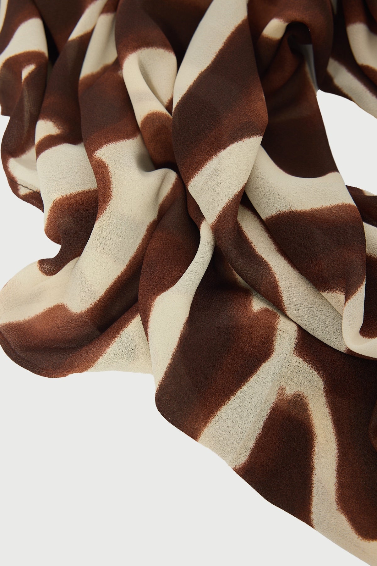 Perfect Stranger Elliot Scarf Brown Print - Image 4