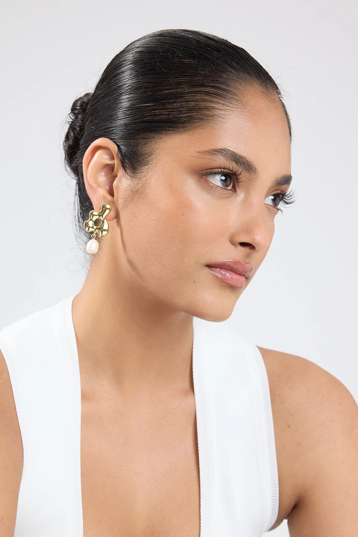 Perfect Stranger Gia Pearl Drop Earrings 18K Gold Plated - Image 3