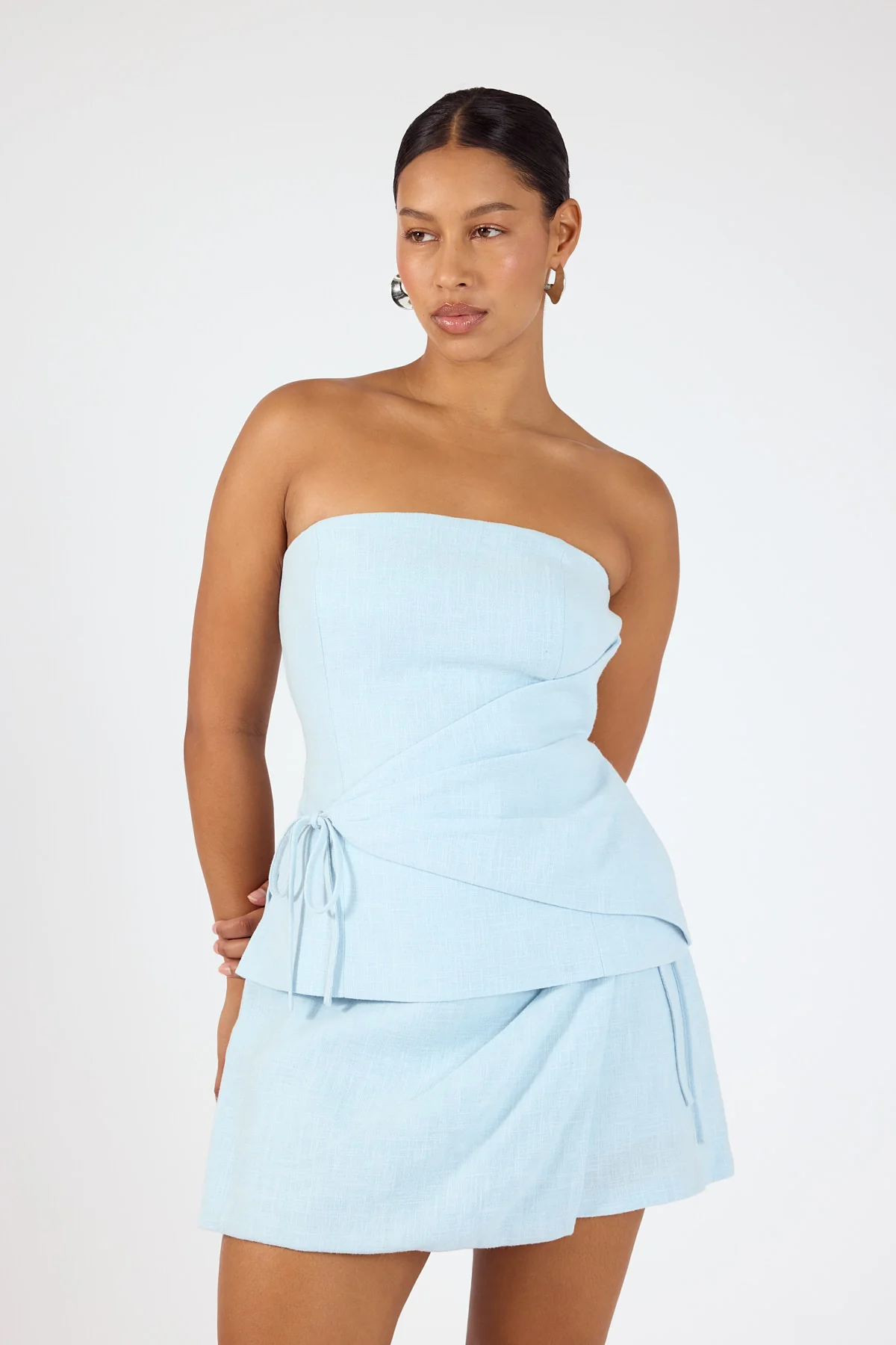 Perfect Stranger Maris Strapless Linen Top Light Blue - Image 3