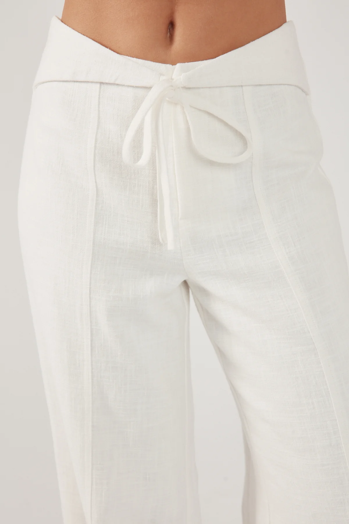 Perfect Stranger Maui Tie Front Low Rise Linen Pant White - Image 5