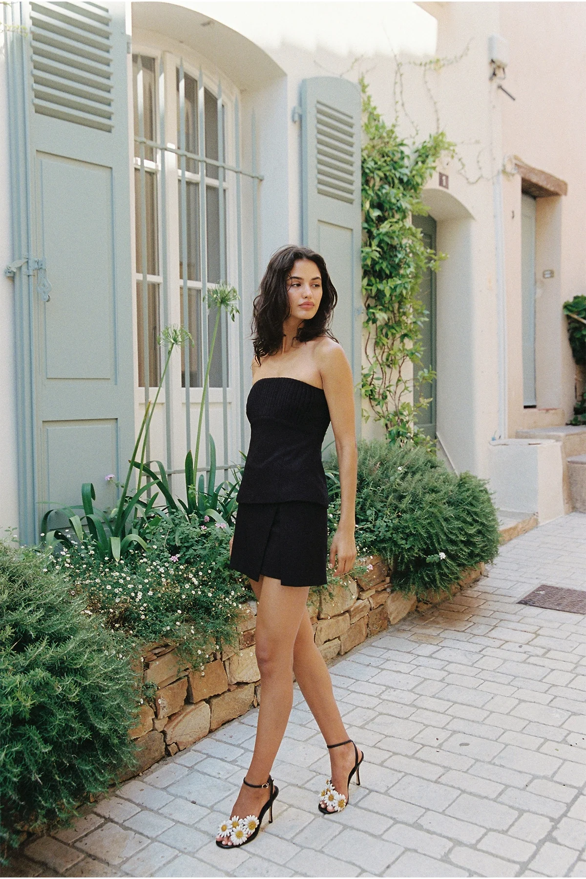 Perfect Stranger Olsen Mid Rise Split Skort Black - Image 4