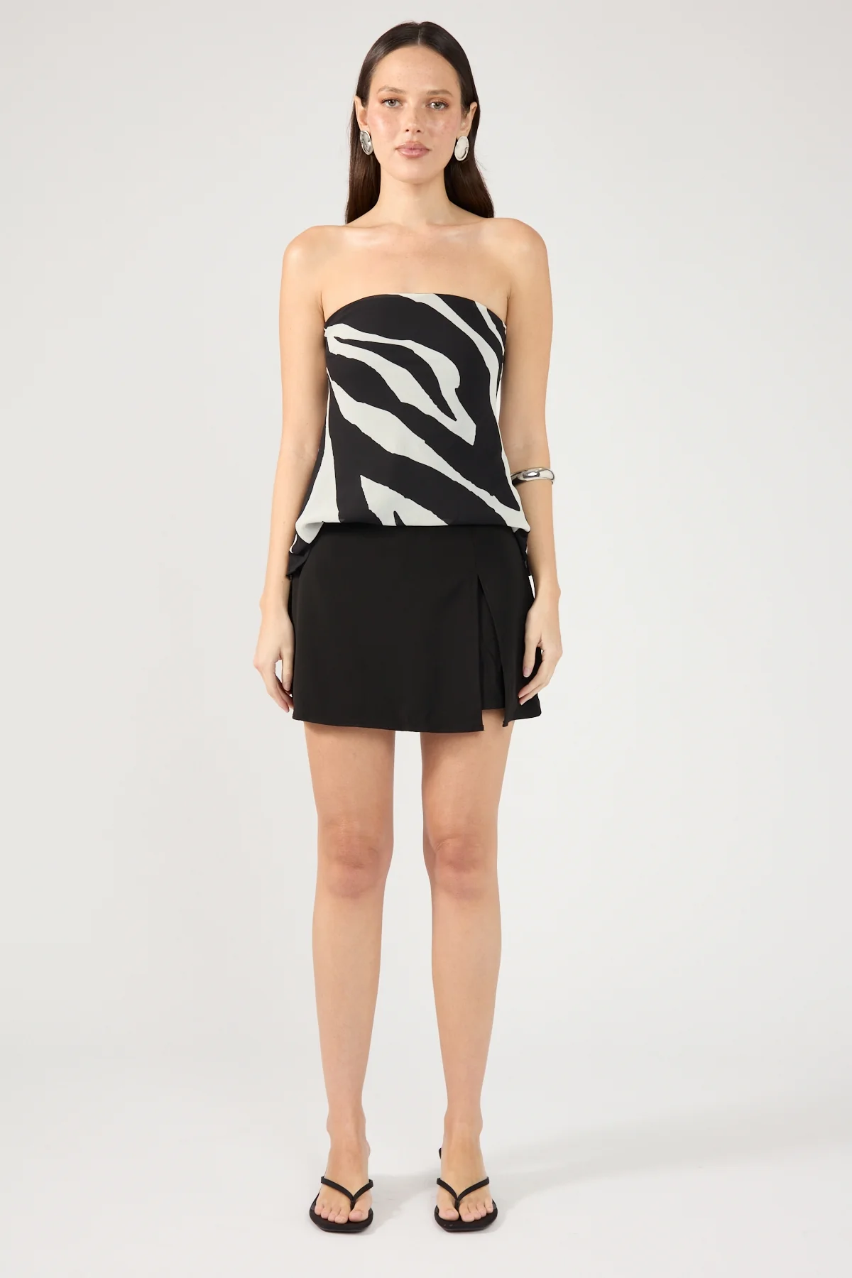Perfect Stranger Tropez Mid Rise Skort Black - Image 5